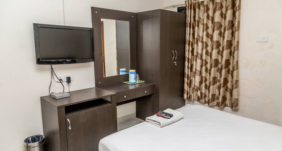 Adhava Park Inn @ Royal Star, Chennai 4